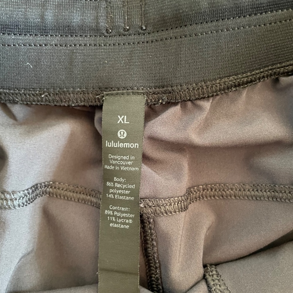 Lululemon T.H.E. Short 7” linerless XL - Heathered Black - Picture 3 of 5
